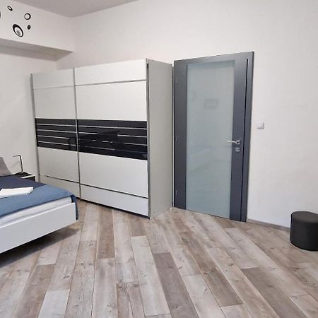 Extra Sok Szobas Apartman Budapest Kozpontjaban Apartamento Exterior foto
