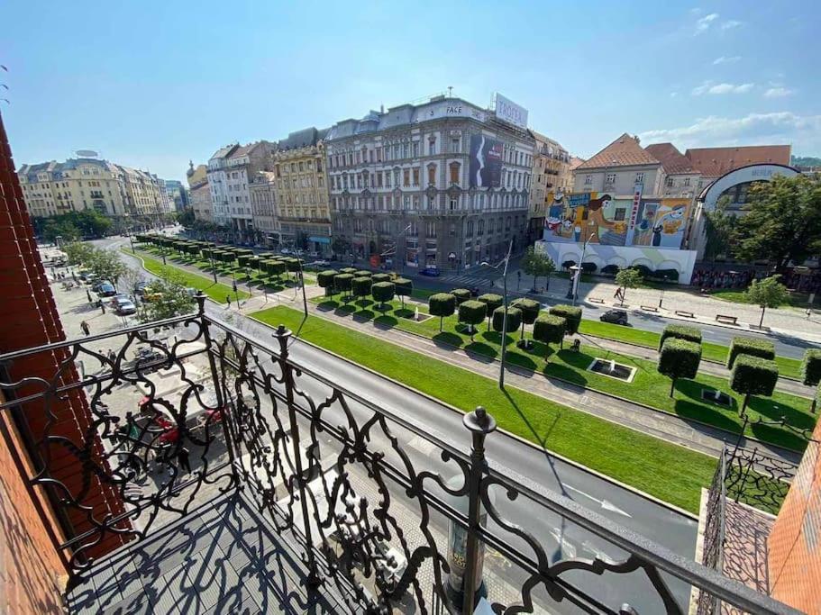 Extra Sok Szobas Apartman Budapest Kozpontjaban Apartamento Exterior foto